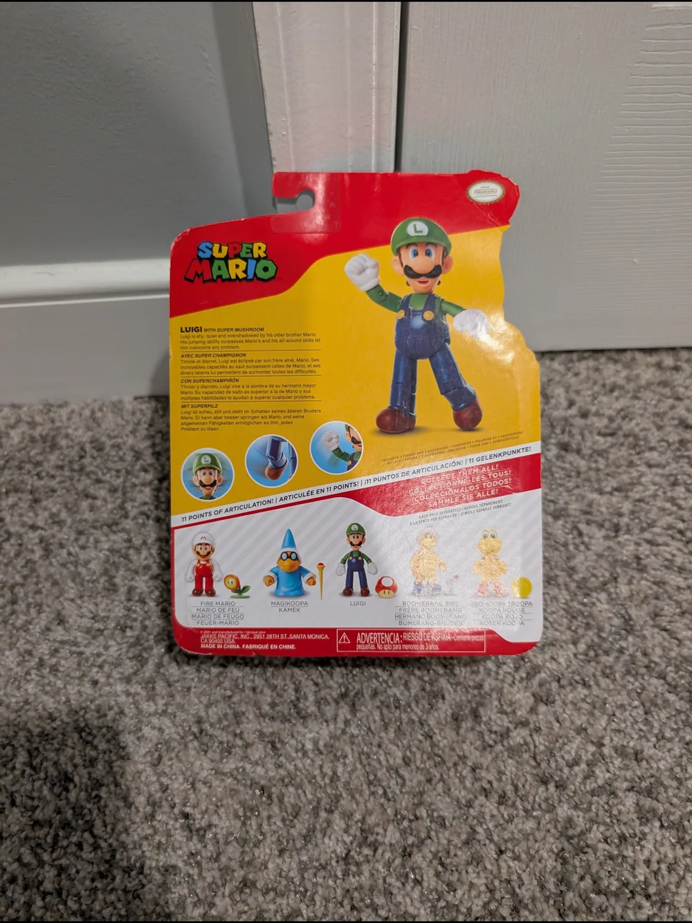 NIP Jakks Pacific Nintendo Luigi Action Figure with Super Mushroom - 4.5 inches